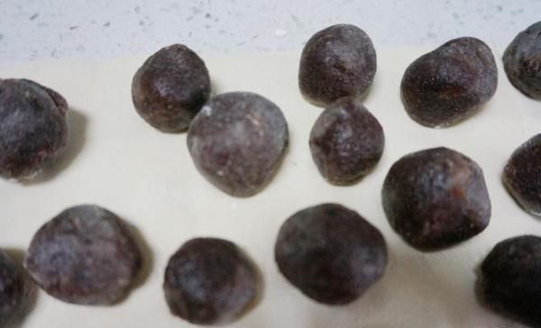 烤箱|面粉别再蒸馒头了，不用一滴水，不用烤箱，在家做松软早餐面包