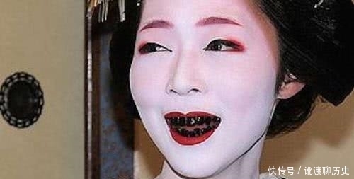 西方|古代女子奇葩审美,中国裹小脚、西方束小腰,而日本欣赏不动!