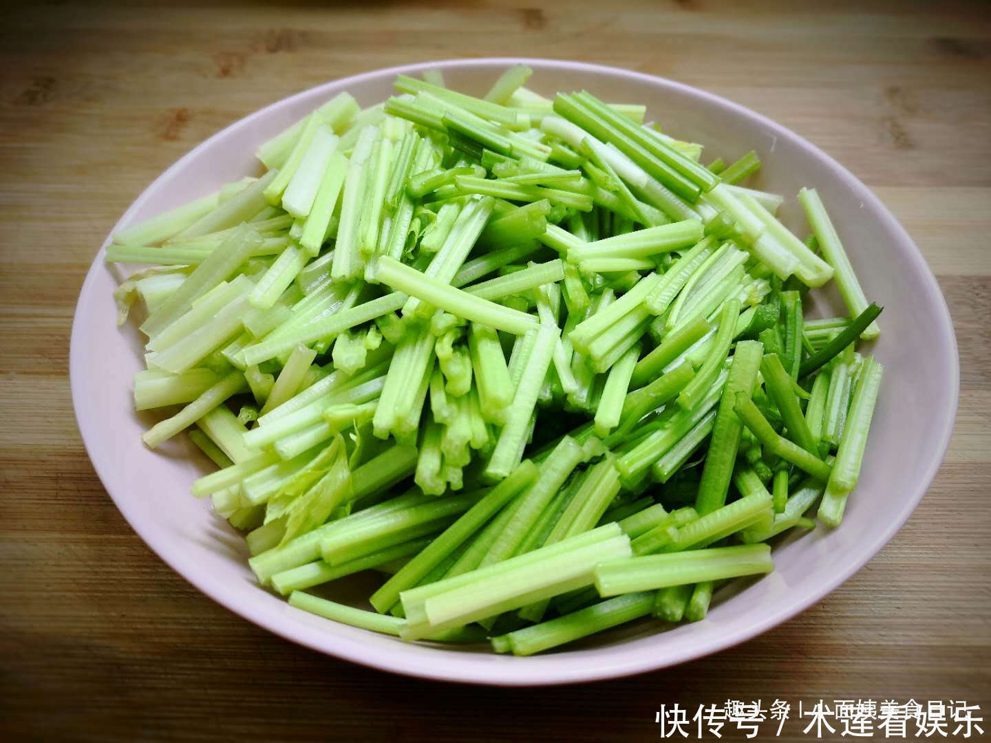 牛肉|炒牛肉很多人第一步就错了,大厨教你技巧,肉不老不柴,滑嫩可口