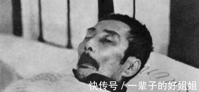 翟秋白@史上排场最大葬礼宋庆龄主持,巴金矛盾等人抬棺,十万人送行