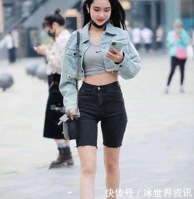 搭配 自信漂亮的打底裤装扮尽显甜美风格,轻柔舒适又显气质,气质高贵!