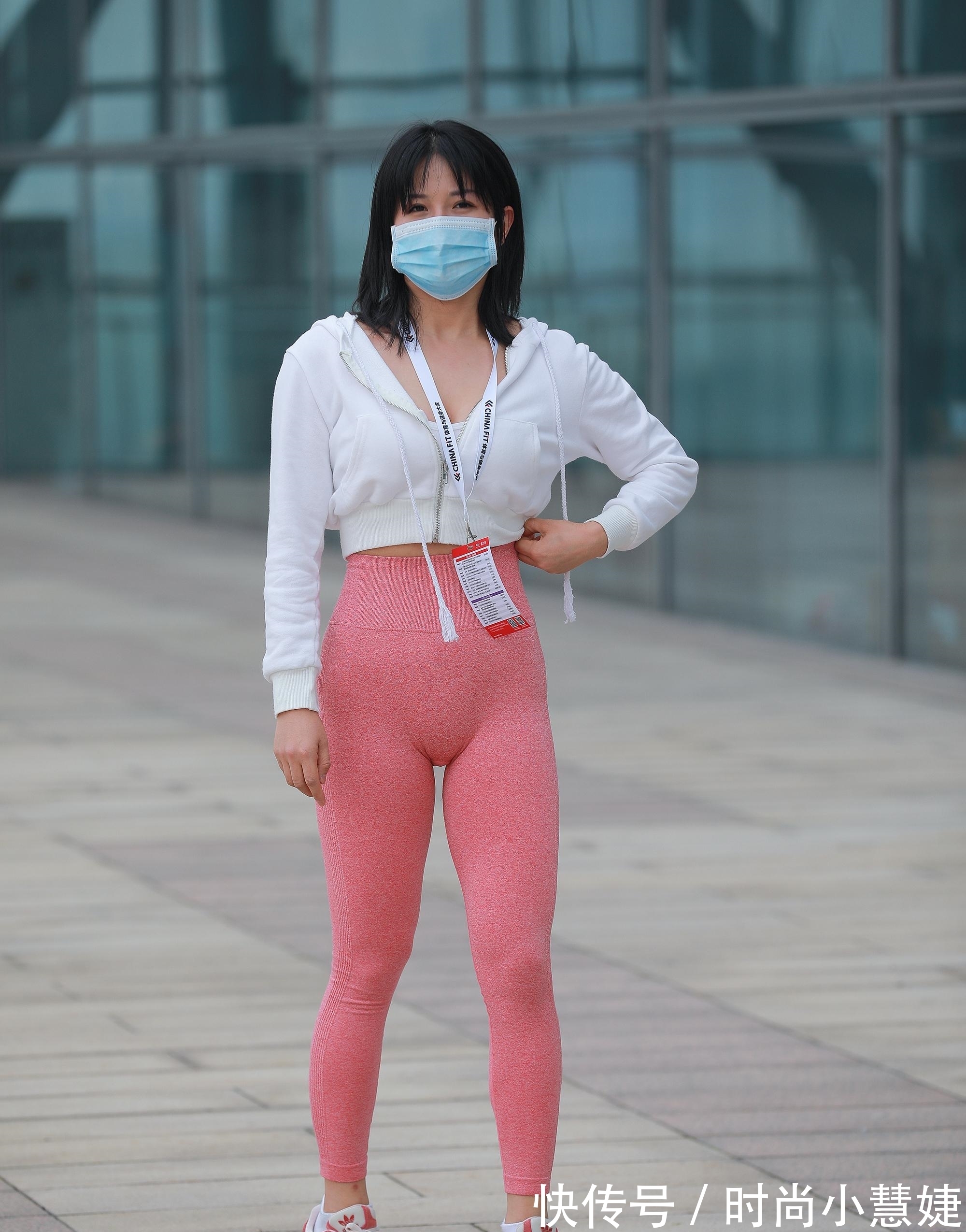 运动装 粉红少女青春动感,简单质朴却时尚无比,只有她能做到