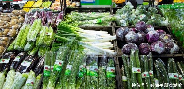 捆住|超市里的蔬菜,为啥要用胶带捆住超市老板说漏嘴,才知道实情