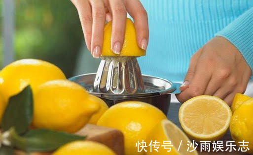 苏打水|痛风患者，喝柠檬水、苏打水能把尿酸降正常吗医生告诉您