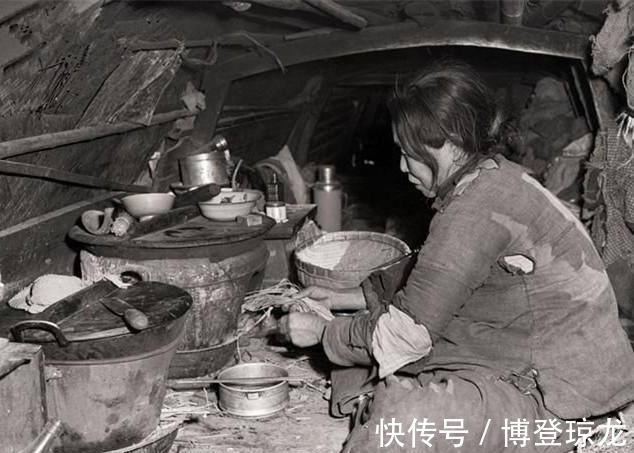 男孩#民国男孩吃螃蟹,是穷人还是公子哥儿?鲁迅先生或许早给了答案!