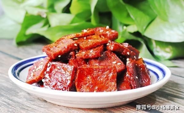 做法|三伏天，豆腐别在炖了，教你教你豆腐新做法，不炖不煮，比肉还香