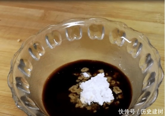 鸡蛋|两个鸡蛋,一个豆腐、简单又美味