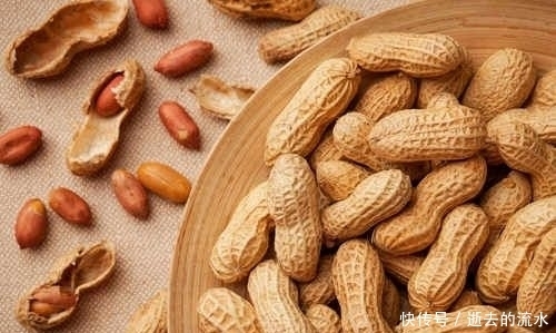 好處|吃完花生，花生皮不要再扔了，堅持泡水喝一個月，好處不請自來