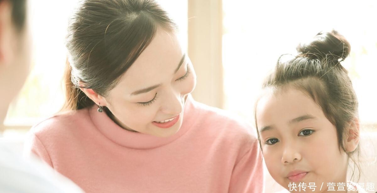 孩子|3岁孩子在火车上喊饿,爸爸接下来的动作让网友感动:这才叫炫富