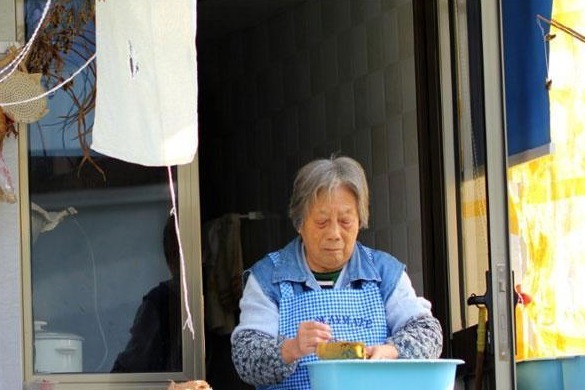 衰老|女人走向衰老,身上会有六种表现,你若没有,说明很年轻