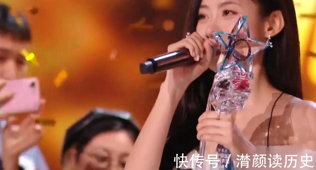 賀三|第十季好聲音落下帷幕，舞臺失誤不斷，恭喜伍珂玥成為年度總冠軍