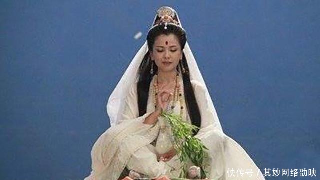  不动|孙悟空拿不动玉净瓶，为何观音侍女拿得轻松？你看这侍女前身是谁