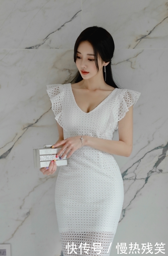 天生丽质孙允珠:斑点薄纱扇叶羽翼双层无袖裙