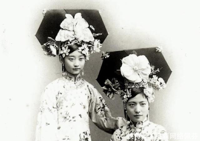 李玉琴|溥仪有几个老婆?婉容是他最爱的女人吗?和他离婚的女人有几个?