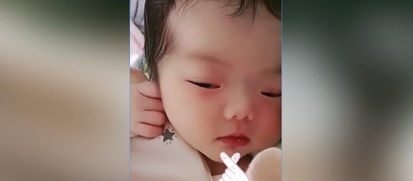 宝宝|孕妇怀四胞胎以为是儿子,结果生四个女儿,爸爸产房外手舞足蹈