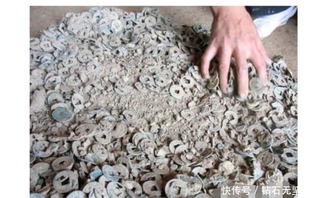 粪土|这个地方 村民视钱为粪土 让小孩把钱当玩具来玩,羡慕啊