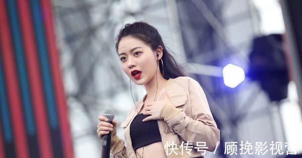 她是庾澄庆战队的王牌,高考拿到全国第一,曾与郎朗同台演奏