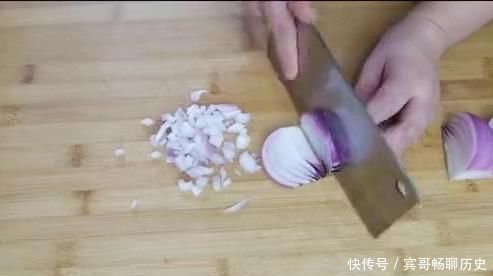 洋葱的最新吃法,好吃又好消化,简直太有食欲了