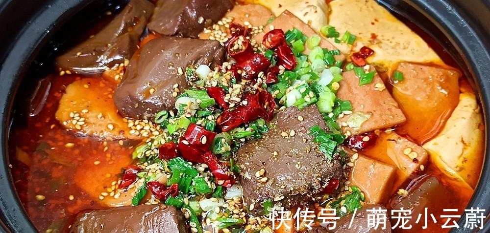 天冷了，这道“麻辣血旺”做来吃，太过瘾，汤汁拌饭都能吃2碗