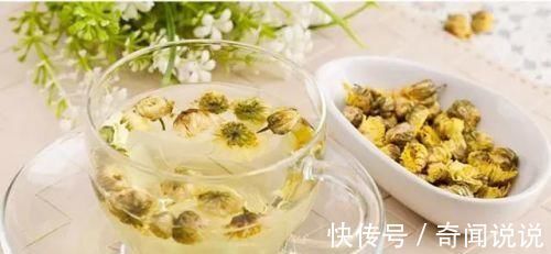 菊花茶|睡眠“浅”的人，坚持做好3事，多吃4物，养心安神，睡眠越来越好