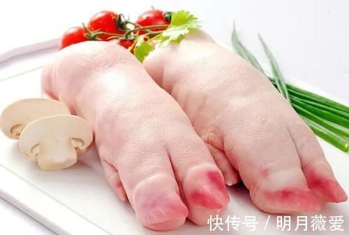 入味|炖猪蹄时,不可直接放盐,多加一点“它”,猪蹄软烂入味不油腻!