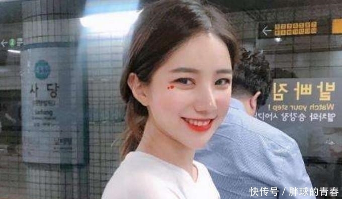 额头|敢露出“额头”的女生,90%脸上有4大特点,第三个是硬伤!