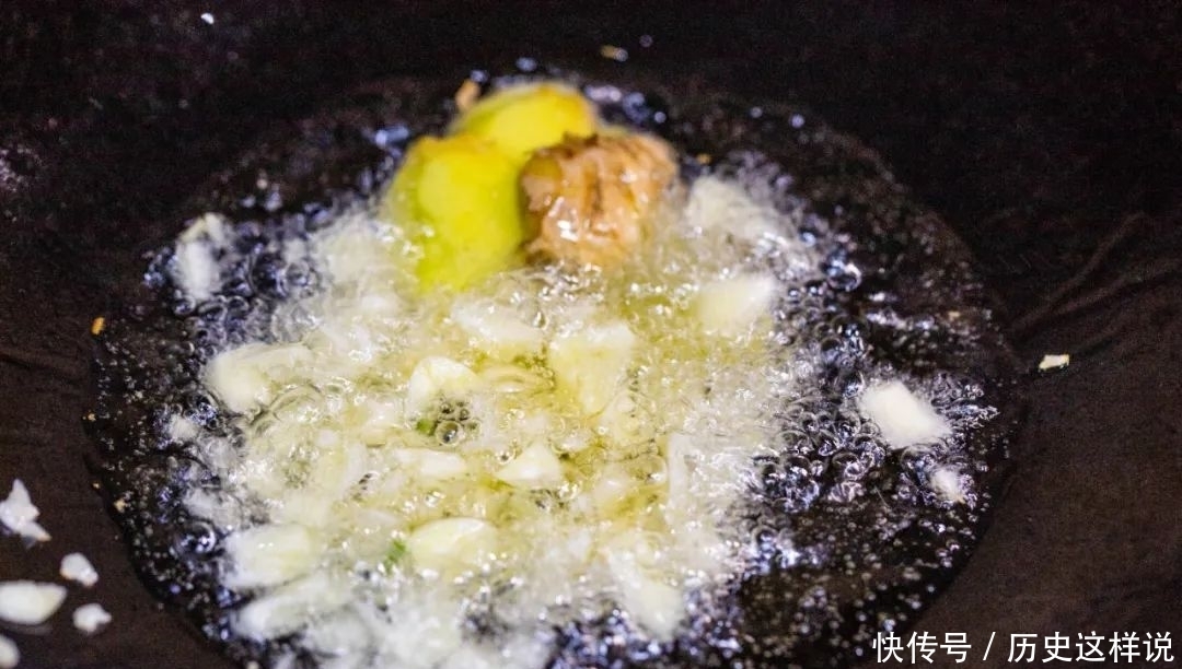 这两个最麻烦的食材,炒在一起真是绝配