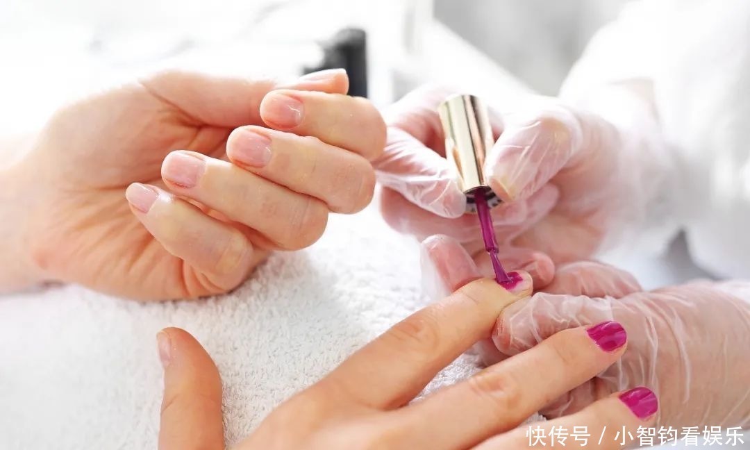 咖啡因|过年烫头美甲化妆,但是个好“奶妈”:7大哺乳期禁忌一次说清!