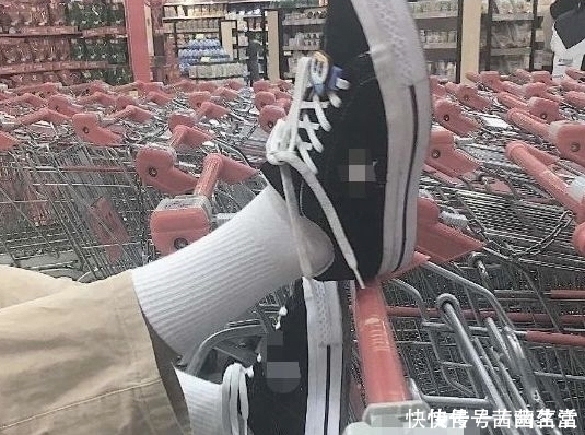 女生公认“最伤脚”的3种鞋子，高跟鞋未上榜，第1个男生也贼喜欢