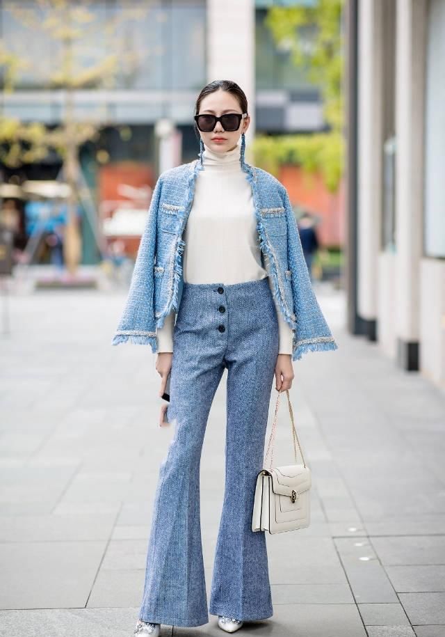 路人街拍，小姐姐这身材穿紧身裙子，简直太合适了