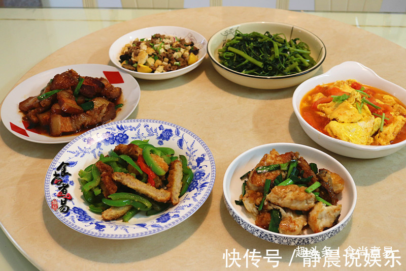 周末家人团聚，我做了此桌菜，家常小炒经济实惠，大家都很满意