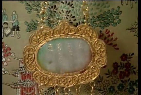 红楼梦&一个丫头的名字,刺激到王熙凤敏感的神经,她怒斥薛家太贪婪