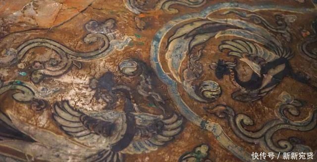 契丹贵族墓画了幅汉人美女图,还题诗说“征辽”