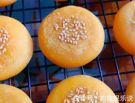 养胃|2根胡萝卜1个鸡蛋，不放一滴水，做早餐软糯更香甜，健脾还养胃