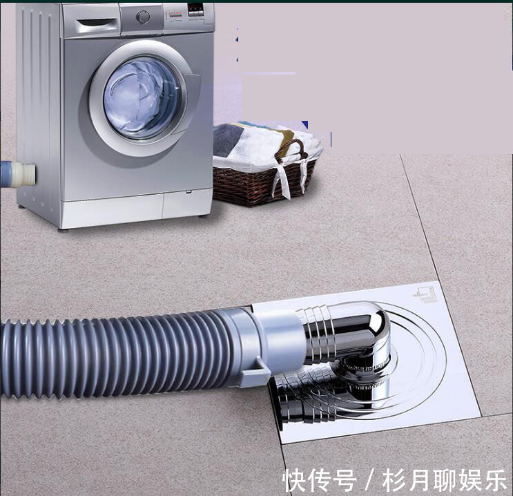 客厅|今后再买房，客厅坚决不贴瓷砖，连踢脚线也要拆，瞧下图，太先进