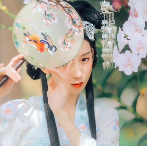 女生|对自己的生活要求很好，不会墨守陈规的5位生肖女生