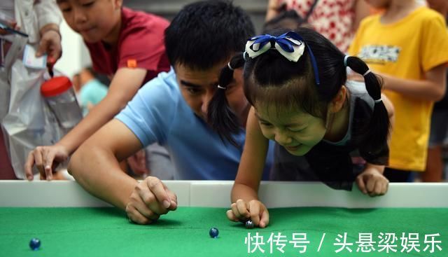 排出体外|孩子狂喊肚子痛,并吐出无数绿色液体,检查结果让医生大惊失色