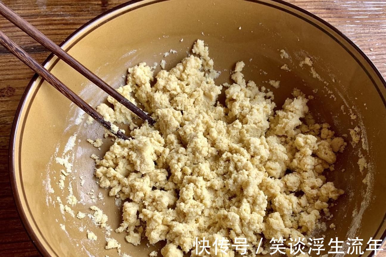 香甜|夏天多吃粗粮好，教你用玉米面做美食，无油无糖，松软香甜超好吃