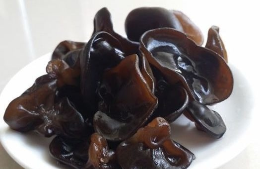 化学反应|吃完木耳一个小时内,不要碰此物,很多人还不清楚,不妨来了解下