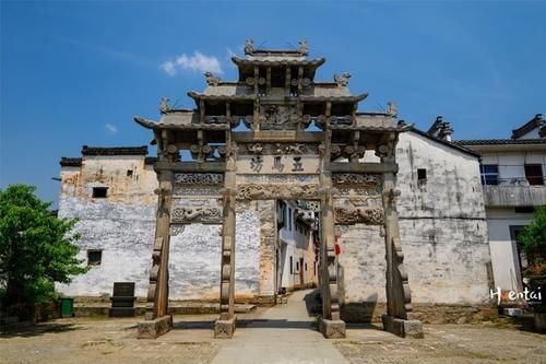 名气不大但文化底蕴深厚，牌坊最多的徽州古村，位于安徽歙县