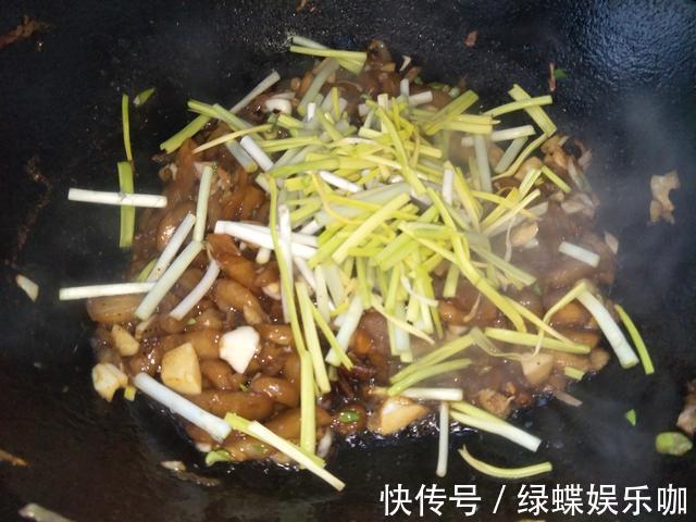 大厨|炒茄子,不管圆茄子还是长茄子,按照大厨的方法,茄子香软不发黑