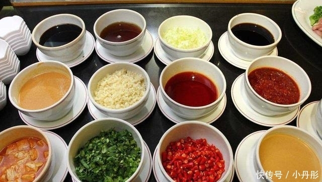 吃火锅时会调的这3种"蘸料"的人, 店老板透露: 肯定是行家!