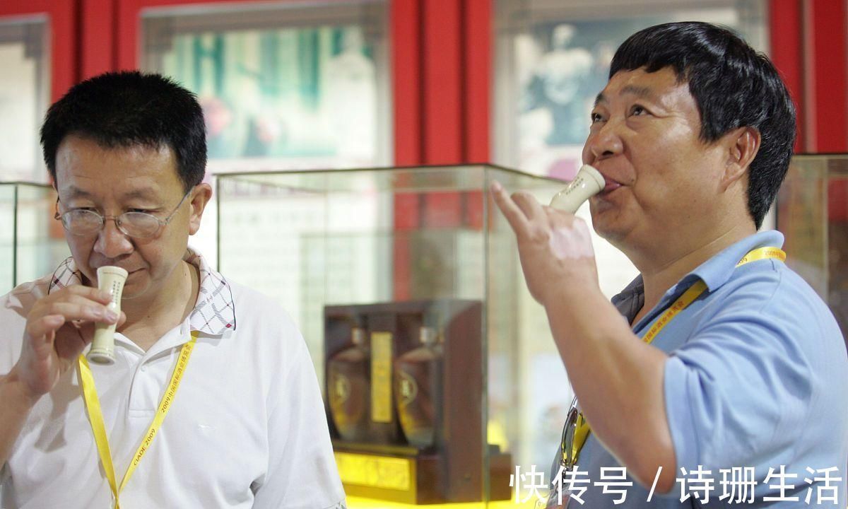 血脂|60岁老人直言不怕高血脂,秘诀在于饭后多吃1物,血脂可降下来