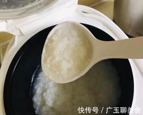 发面蒸馒头，别再用水和牛奶和面了！加它做，馒头又香又白很好吃