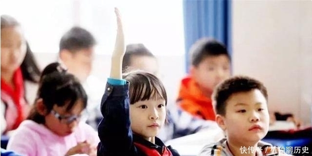 父母|幼儿园小朋友套路多，看见妈妈接自己放学，小脸顿时“晴转多云”