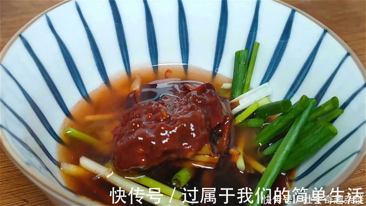 做法|五花肉不要红烧了，试试这个秘制做法，入口就化，一上桌就被抢光