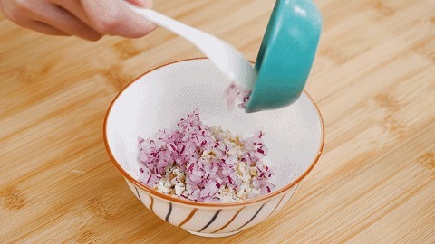 夏天最好吃的肉菜！清爽又开胃，一点不油腻，卷一下就能成！