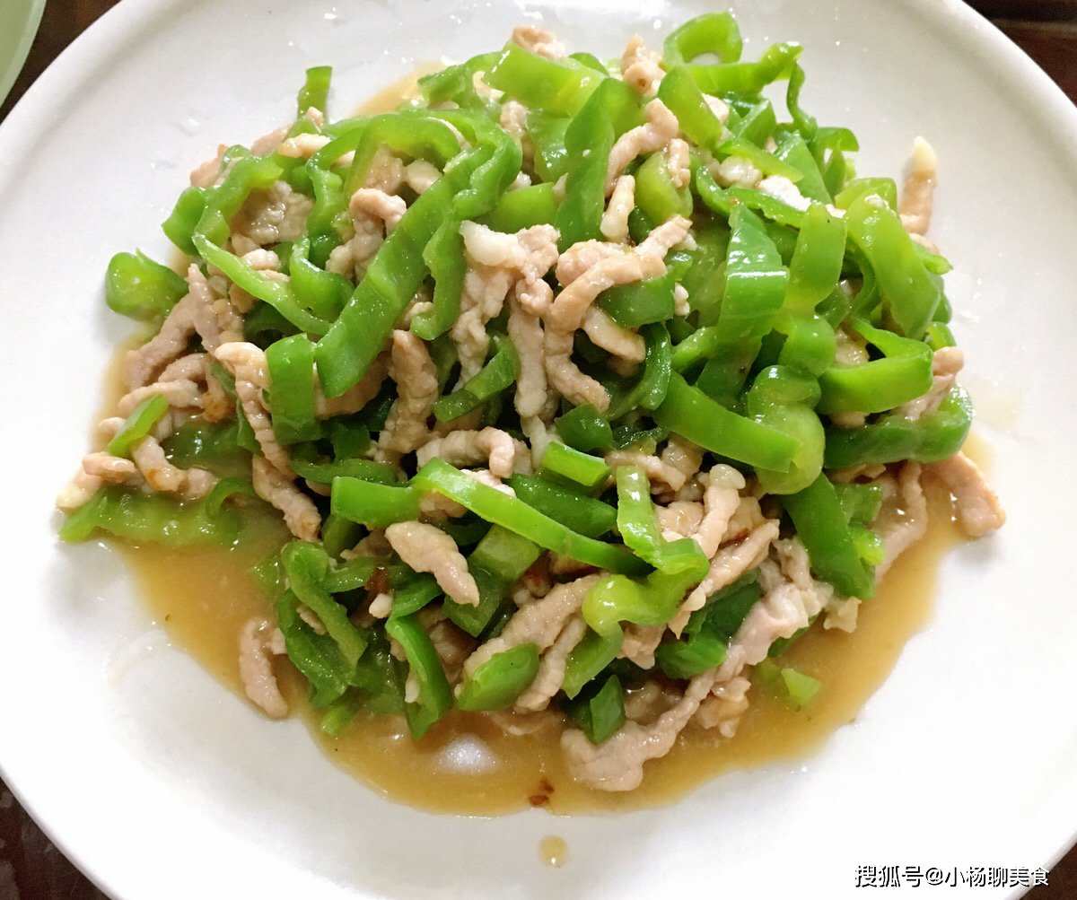 青椒肉丝怎么做最好吃？饭店大厨告诉你诀窍，香辣可口又下饭