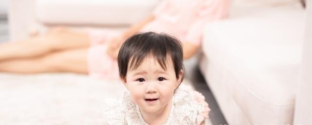 康明斯|宝宝多大能听懂大人说话?到这个月龄后,父母就别在娃面前争吵了