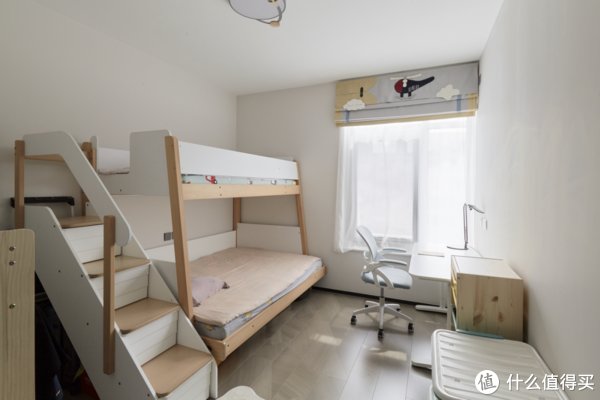 卫浴|绝！5口之家0杂物，只靠1扇门实现卫浴三分离